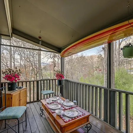 Whittier Vacation Rental Cabin Pets Welcome!